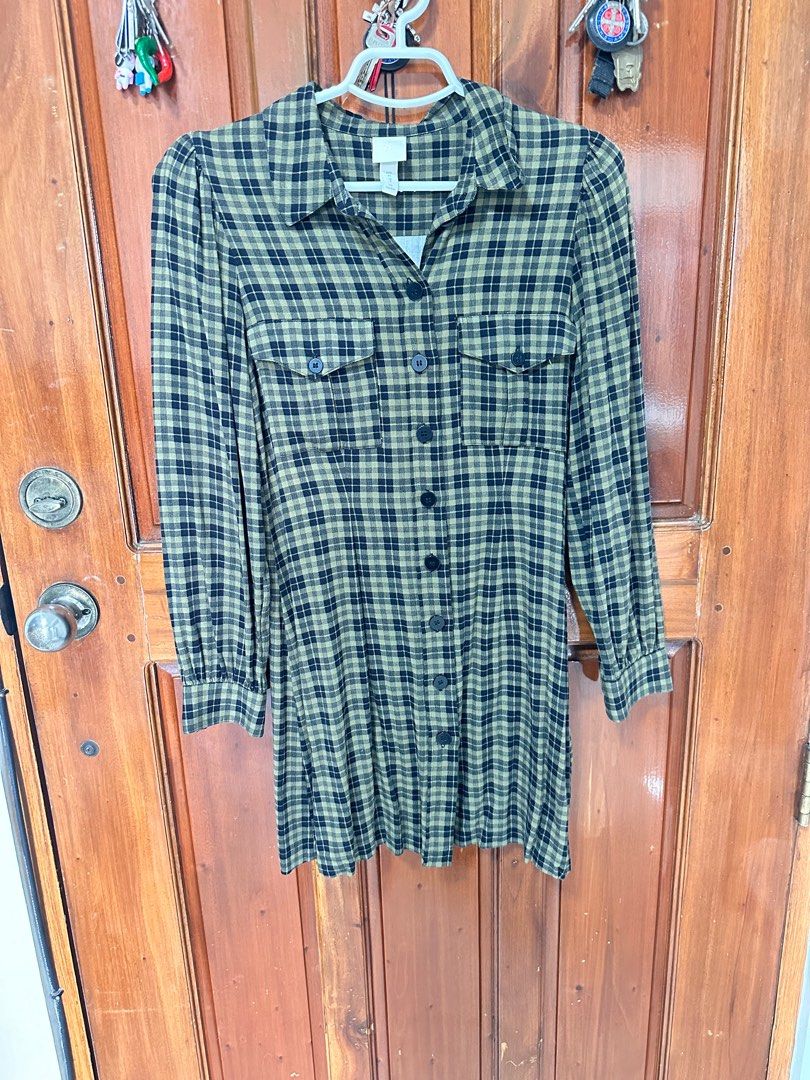H&M Long-sleeve Mini Dress (Category: Dresses) located in Manila. Submitted by luxestuffph (Listing ID 1349062937, Image 2). Description: Used once or twice only.