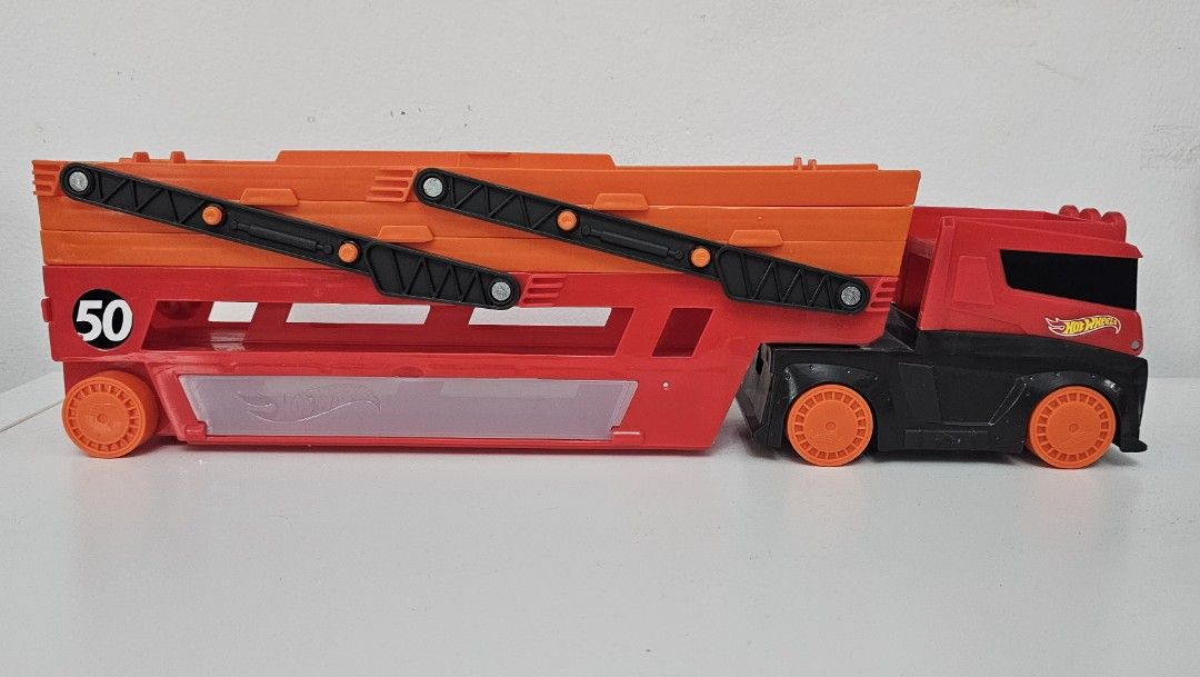 Hotwheels Mega Hauler (Category: Vehicle & Diecast Models) located in Marikina City. Submitted by QueenZee (Listing ID 1349090886, Image 2). Description: Hotwheels MegaHauler wysiwyg 🌸 FB Page: NightKids Toys and More 🌸 Shipping from Cainta Rizal 🌸 Courier: J&T / Lalamove 🌸 MOP: Gcash.