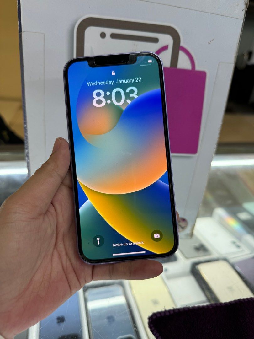 iphone 12 64gb 2ndhand (Category: iPhone 12 Series) located in Cainta. Submitted by vine_gadget_shop (Listing ID 1349082510, Image 2). Description: iphone 12 128gb 2ndhand factory unlock no issue check all u want with box and cord replaced pick up store greenhills shopping center we accept trade in we accepy credit card and ggives installment we do cod and door to door we ship nationwide for fast transaction call 09277368323 look for vine visit m
