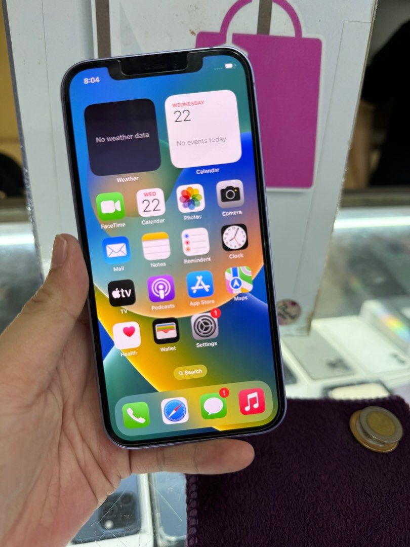 iphone 12 64gb 2ndhand (Category: iPhone 12 Series) located in Cainta. Submitted by vine_gadget_shop (Listing ID 1349082510, Image 3). Description: iphone 12 128gb 2ndhand factory unlock no issue check all u want with box and cord replaced pick up store greenhills shopping center we accept trade in we accepy credit card and ggives installment we do cod and door to door we ship nationwide for fast transaction call 09277368323 look for vine visit m