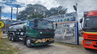 Isuzu tanker truck stainless 11kl