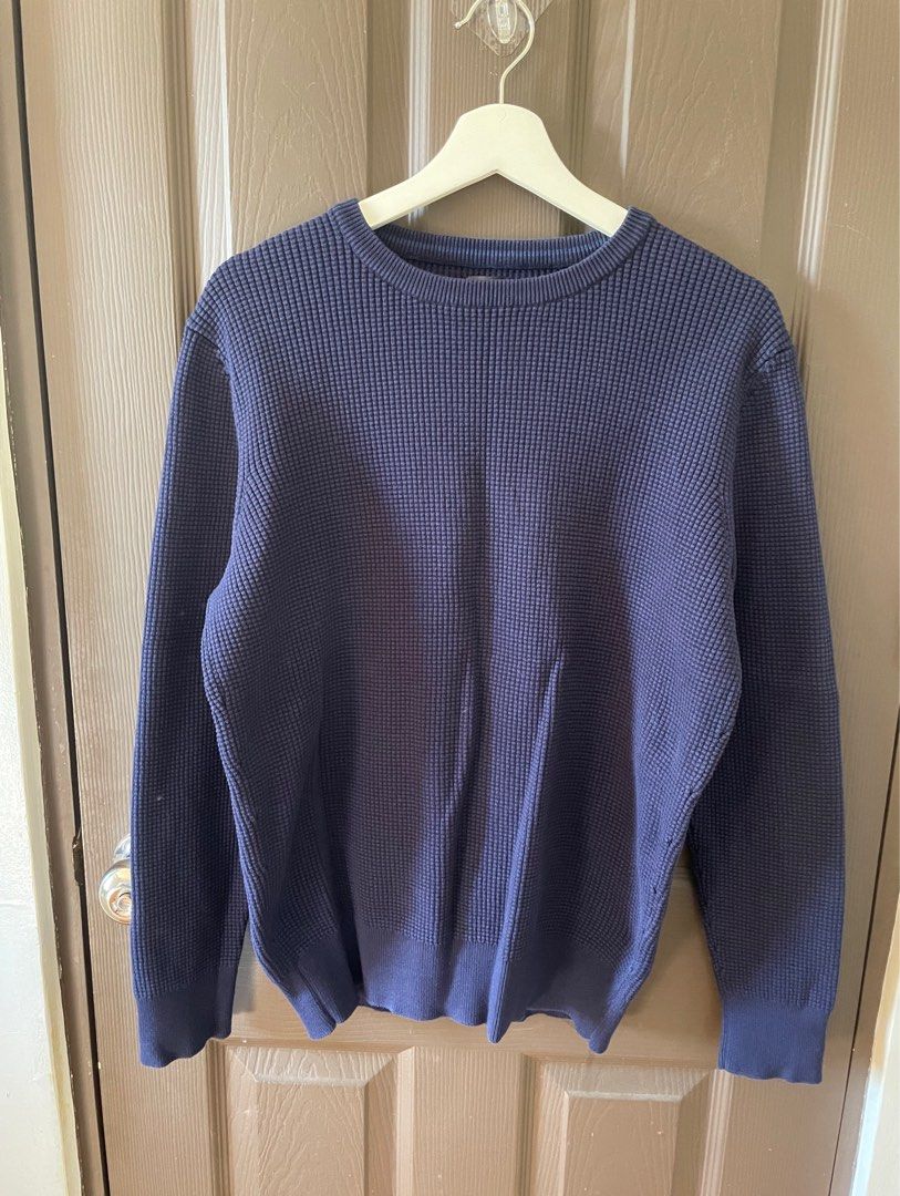 Knitted Navy Blue Pullover (Category: Coats, Jackets and Outerwear) located in Quezon City. Submitted by virtualapproach (Listing ID 1349159095, Image 2). Description: 2 pcs available Medium on tag Super high quality!!! Mas makapal pa sa uniqlo!.