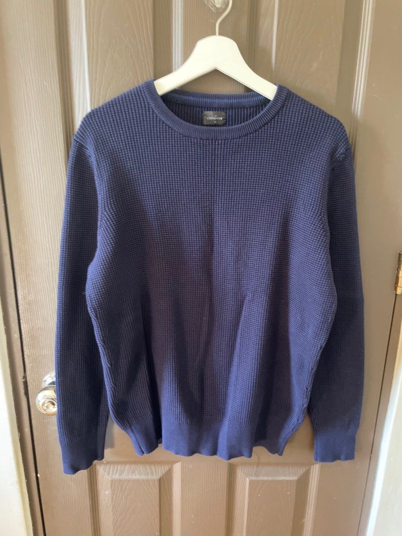 Knitted Navy Blue Pullover (Category: Coats, Jackets and Outerwear) located in Quezon City. Submitted by virtualapproach (Listing ID 1349159095, Image 1). Description: 2 pcs available Medium on tag Super high quality!!! Mas makapal pa sa uniqlo!.