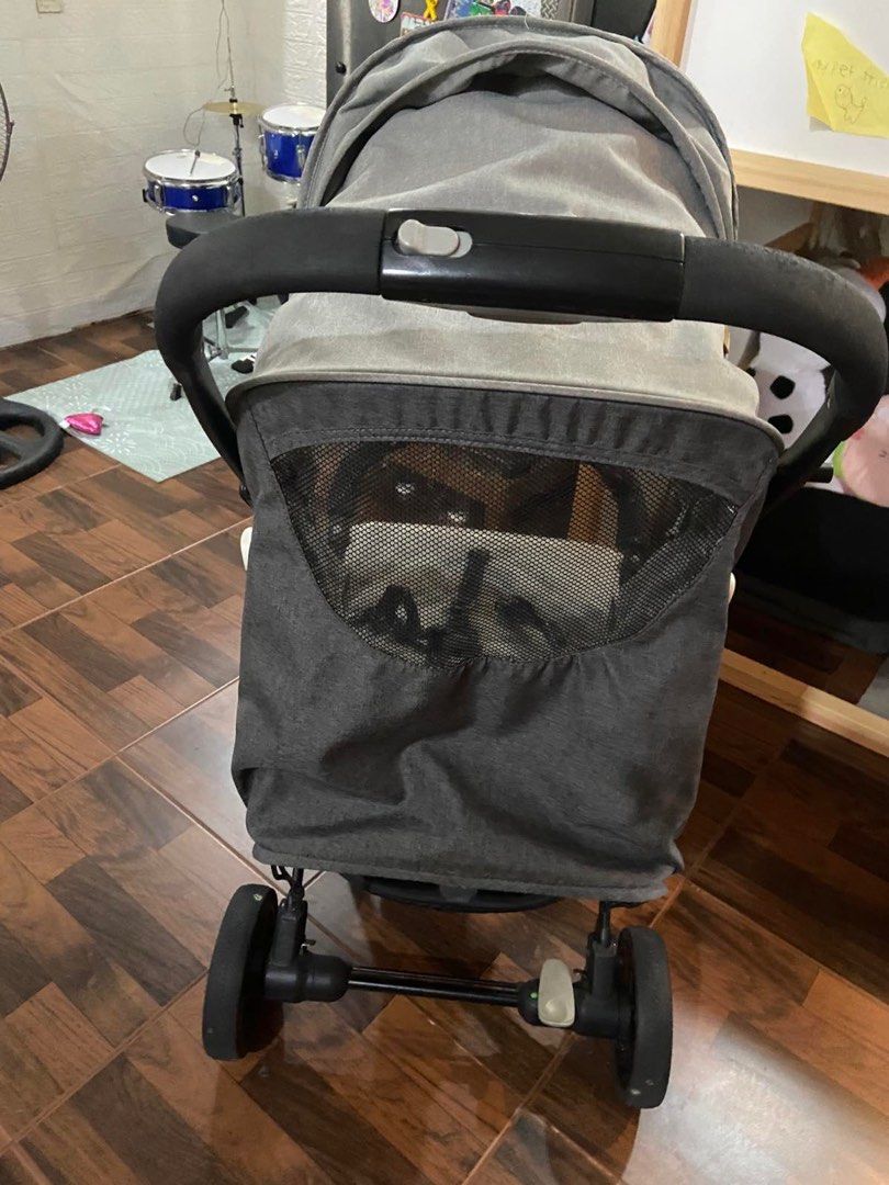 Looping Squizz 3 Stroller with upgraded Big Wheels 2.0 (Category: Strollers) located in Caloocan City. Submitted by winterspringsummer (Listing ID 1349019937, Image 3). Description: Regular price of stroller: ₱16,999 Regular price of Big Wheels 2.0: ₱4,990 Last price is the one stated in this ad. Love love love this stroller! Definitely travel-friendly, can be brought as carry-on, not heavy at all. My kid is now 6 and doesn’t need a stroller (but