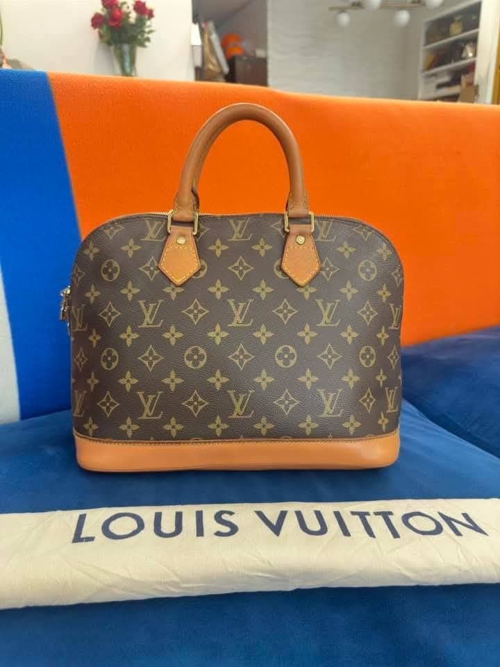 💯LV ALMA MM Guaranteed ORig💯💯 (Category: Luxury Bags & Wallets) located in General Santos City (Dadiangas). Submitted by braverabbit.67 (Listing ID 1349072087, Image 3). Description: 🏆BEST SELLER👏🏻🤩✨ lV ALMA MM size in Very Good Condition Guaranteed ORig💯✅ 📌fiRST “𝘾𝙁 𝙋𝘼𝙔‼️firST 𝙎𝙀𝙍𝙑𝙀‼️ ‼️𝗦𝘂𝗿𝗲 𝗯𝘂𝘆𝗲𝗿 𝗺𝗮𝘆 𝗿𝗲𝗾𝘂𝗲𝗦𝘁 𝗺𝗼𝗿𝗲 𝗱𝗲𝘁𝗮𝗶𝗹𝗲𝗱 𝗽𝗶𝗰𝗦📸📸.