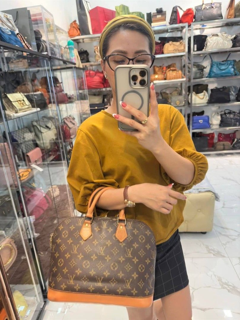 💯LV ALMA MM Guaranteed ORig💯💯 (Category: Luxury Bags & Wallets) located in General Santos City (Dadiangas). Submitted by braverabbit.67 (Listing ID 1349072087, Image 1). Description: 🏆BEST SELLER👏🏻🤩✨ lV ALMA MM size in Very Good Condition Guaranteed ORig💯✅ 📌fiRST “𝘾𝙁 𝙋𝘼𝙔‼️firST 𝙎𝙀𝙍𝙑𝙀‼️ ‼️𝗦𝘂𝗿𝗲 𝗯𝘂𝘆𝗲𝗿 𝗺𝗮𝘆 𝗿𝗲𝗾𝘂𝗲𝗦𝘁 𝗺𝗼𝗿𝗲 𝗱𝗲𝘁𝗮𝗶𝗹𝗲𝗱 𝗽𝗶𝗰𝗦📸📸.