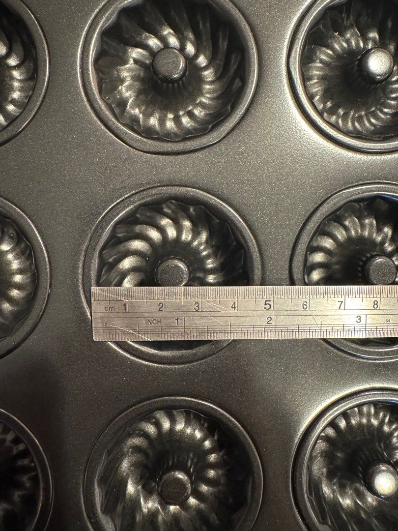 Mini bundt cake pan65074393791233111
