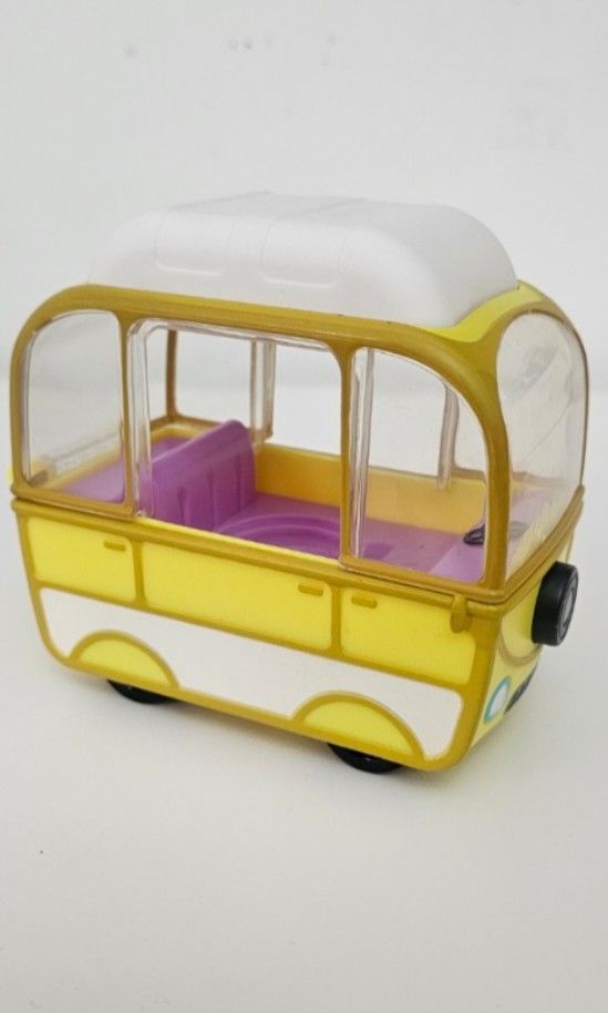 Peppa Pig mini Campervan with George (Category: Kids Toys) located in Marikina City. Submitted by QueenZee (Listing ID 1349085516, Image 2). Description: Peppa Pig Mini Campervan with George Figure wysiwyg 🌸 FB Page: NightKids Toys and More 🌸 Shipping from Marikina City 🌸 Courier: J&T / Lalamove 🌸 MOP: Gcash.