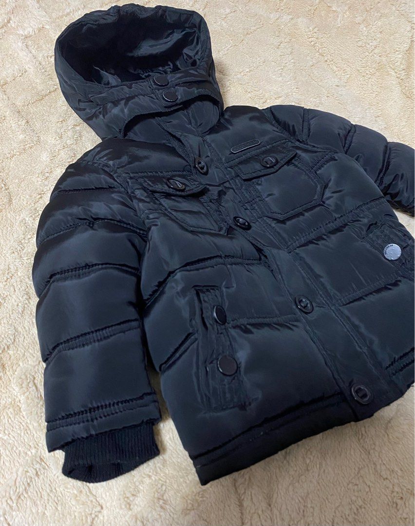 Rocawear Classic Jacket - 2T (Category: Babies & Kids Fashion) located in Antipolo. Submitted by random_it3ms (Listing ID 1349021531, Image 2). Description: Rfs: Decluttering Perfect for your next travel!!! Makapal yung Jacket at sobrang secure sa lamig si Baby :).
