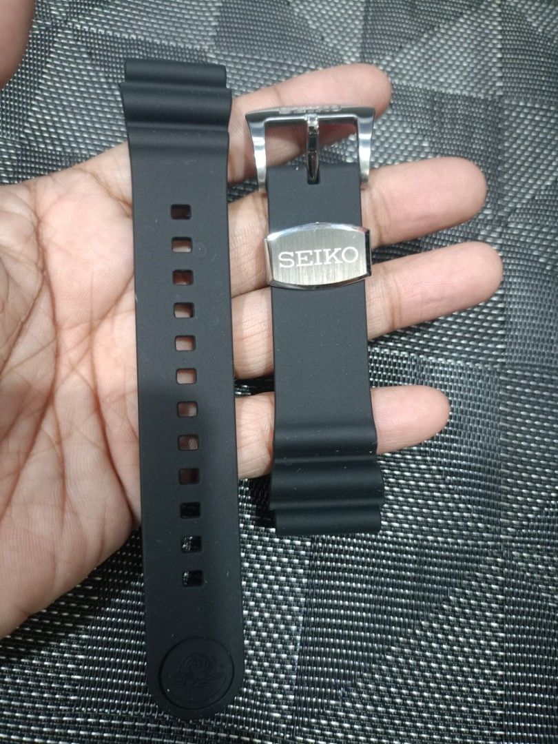 Authentic Seiko Silicon Rubber (Category: Men's Watches) located in Manila. Submitted by AlecsxanderTimeCollection (Listing ID 1343997178, Image 2). Description: Brand new / Authentic P1,800 / pc Buy 2 for P3,000 20/22mm (Blue) 20/22mm (Black) FB Page: Alecsxander Time Collection PM 🔑.