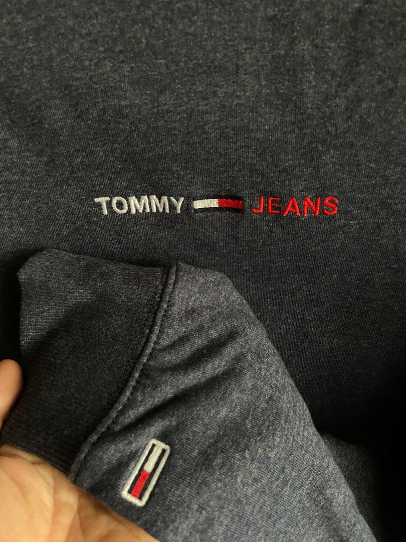 Tommy Jeans Grey Hoodie - Medium (Category: Hoodies) located in Los Banos. Submitted by lestralmazan (Listing ID 1349047234, Image 3). Description: Dimensions (inches): 26L x 20.5W Bluish grey color 9-9.5/10 good condition Midweight Regular fit.