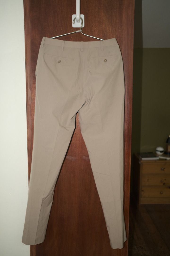 Uniqlo Smart Ankle Pants (Cotton) (Category: Jeans) located in San Fernando. Submitted by jo3k4y (Listing ID 1349083182, Image 2). Description: Fabric details Body: 96% Cotton, 4% Spandex/ Pocket Lining: 68% Polyester, 32% Cotton Not Thrifted - Personal Piece, Used a few times only. Dimes (Inches): Waist: 30" Length: 33.5" Leg opening: 7" Shipping Fee is 100 within luzon, Outside Luzon 150 Meetups can be done in San Fernando, Pampanga :).
