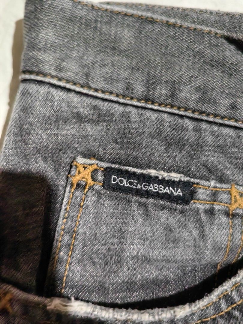 Vintage Dolce&Gabbana Pants (Category: Jeans) located in Baao. Submitted by chuthriftph (Listing ID 1349158893, Image 2). Description: For Sale Vintage Dolce&Gabbana Pants 650 nalang negotiable Good Condtion No Issue.