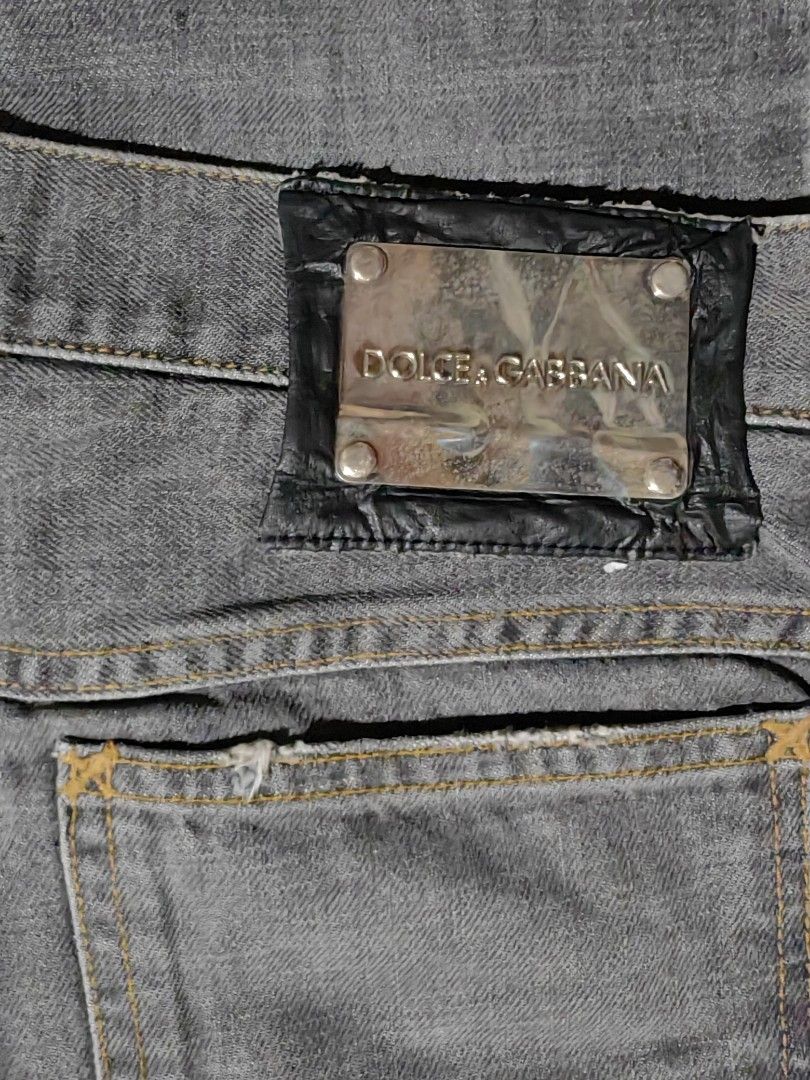 Vintage Dolce&Gabbana Pants (Category: Jeans) located in Baao. Submitted by chuthriftph (Listing ID 1349158893, Image 3). Description: For Sale Vintage Dolce&Gabbana Pants 650 nalang negotiable Good Condtion No Issue.