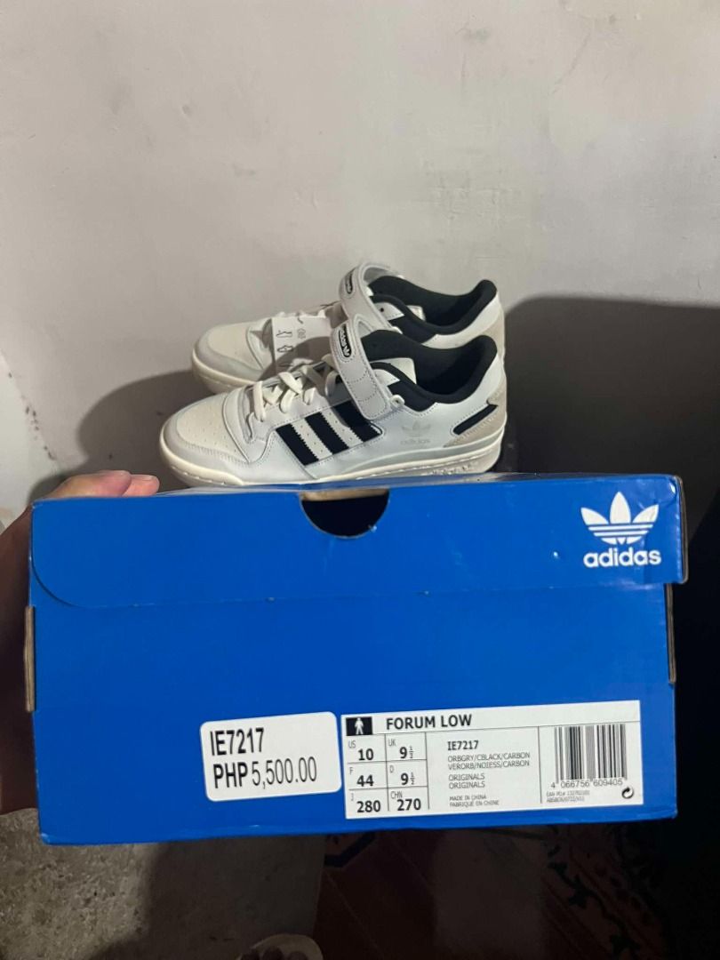 Adidas Forum Low "Orbit Grey" size 10 below srp (Category: Sneakers) located in Quezon City. Submitted by nardzbreezy (Listing ID 1349210262, Image 2). Description: Adidas Forum Low "Orbit Grey" size 10 below srp --- Php 2,700 each only shipping via lalamove within metro and JRS if province. dm me SJDM Bulacan area. (All items are legit, I hate fakes! please see sneaker groups and search for my name Bernard Rojas Bello or type #nardsbreezy).
