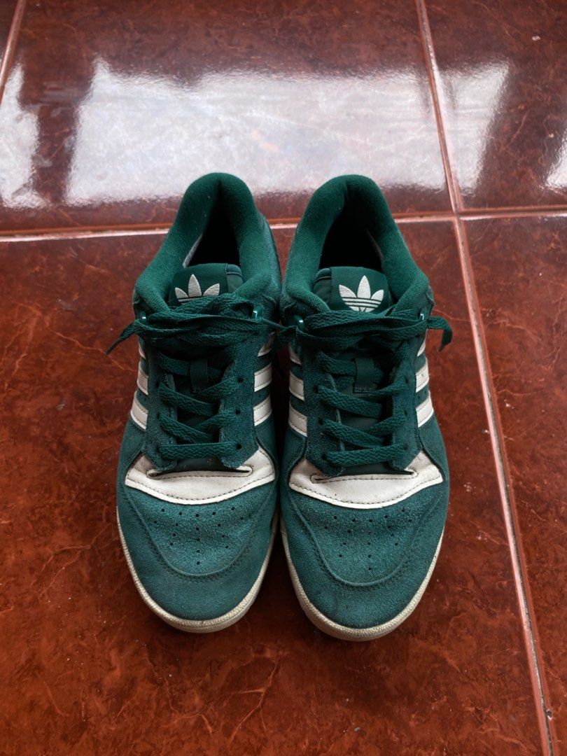 Adidas Rivalry Low Green (Category: Sneakers) located in General Santos City (Dadiangas). Submitted by losretrosph (Listing ID 1349188836, Image 2). Description: 1,500 +shipping fee size: UK 6 / 24cm.
