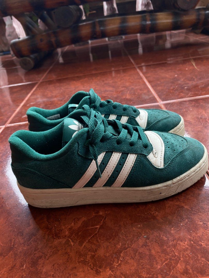 Adidas Rivalry Low Green (Category: Sneakers) located in General Santos City (Dadiangas). Submitted by losretrosph (Listing ID 1349188836, Image 3). Description: 1,500 +shipping fee size: UK 6 / 24cm.