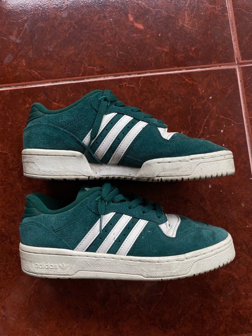 Adidas Rivalry Low Green (Category: Sneakers) located in General Santos City (Dadiangas). Submitted by losretrosph (Listing ID 1349188836, Image 1). Description: 1,500 +shipping fee size: UK 6 / 24cm.