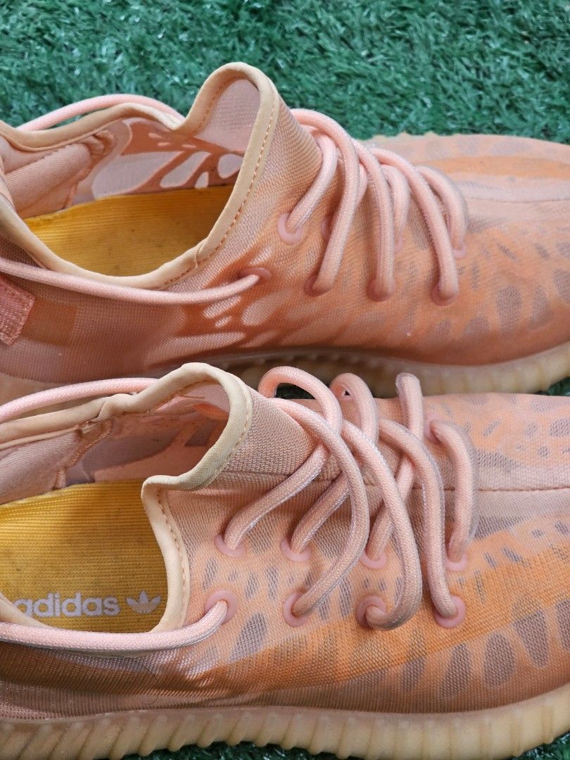 Adidas Yeezy Boost 350 v2 mono clay (Category: Casual Shoes) located in Quezon City. Submitted by jaygee (Listing ID 1349227341, Image 2). Description: Adidas Yeezy Boost 350 v2 mono clay Shoes only US 8 Mens.