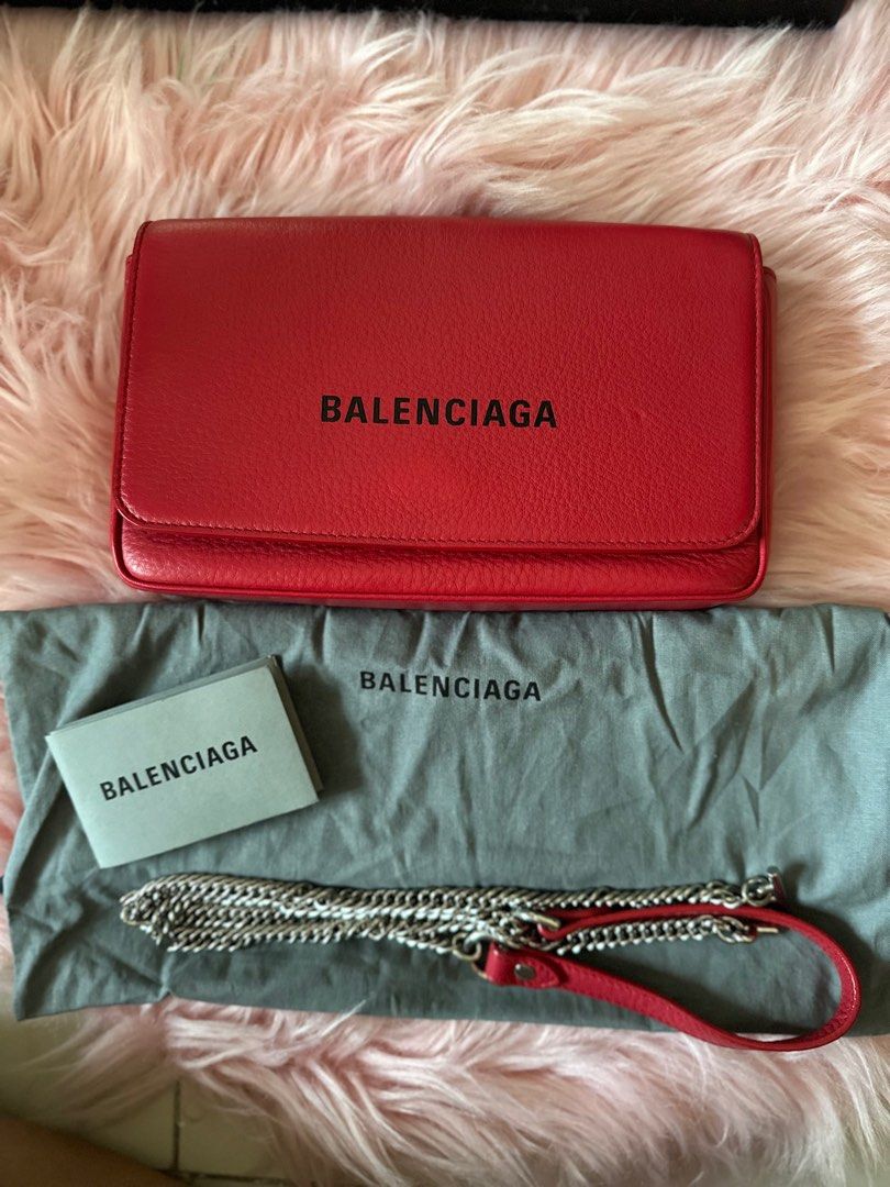 AUTHENTIC BALENCIAGA EVERYDAY WALLET ON CHAIN (Category: Luxury Bags & Wallets) located in San Juan City. Submitted by declutterbykrispy (Listing ID 1349268633, Image 2). Description: 💯 Aunthentic Balenciaga black leather everyday wallet on chain crossbody bag In very good condition with dustbag and care card. Rfs : need funds, no longer use. .