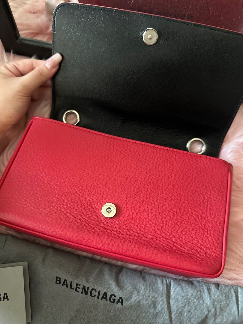 AUTHENTIC BALENCIAGA EVERYDAY WALLET ON CHAIN (Category: Luxury Bags & Wallets) located in San Juan City. Submitted by declutterbykrispy (Listing ID 1349268633, Image 3). Description: 💯 Aunthentic Balenciaga black leather everyday wallet on chain crossbody bag In very good condition with dustbag and care card. Rfs : need funds, no longer use. .