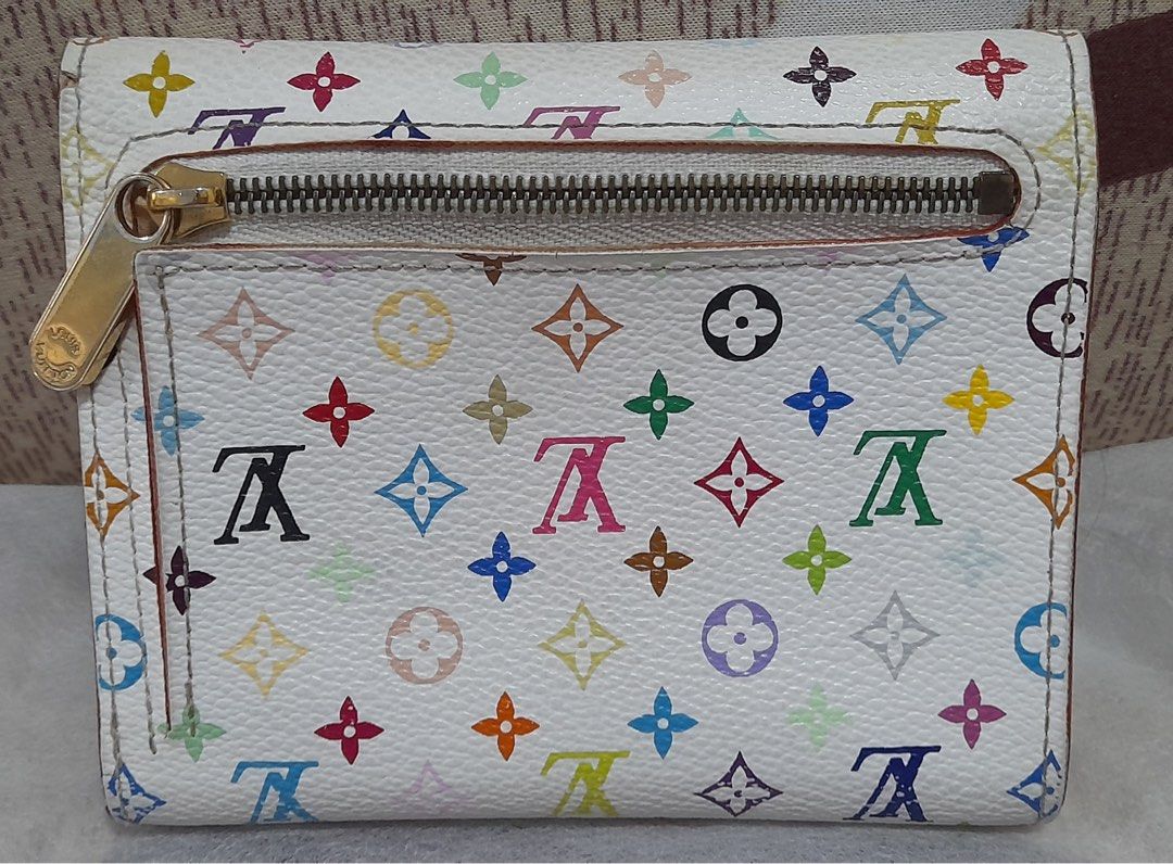 Authentic LV wallet (Category: Luxury Bags & Wallets) located in Pasay City. Submitted by ysabelle0920 (Listing ID 1349300644, Image 2). Description: Please manage your expectation.
