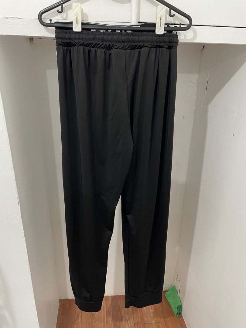 Black jogging pants (Category: Joggers) located in Pasay City. Submitted by thriftmart (Listing ID 1349275018, Image 2). Description: .