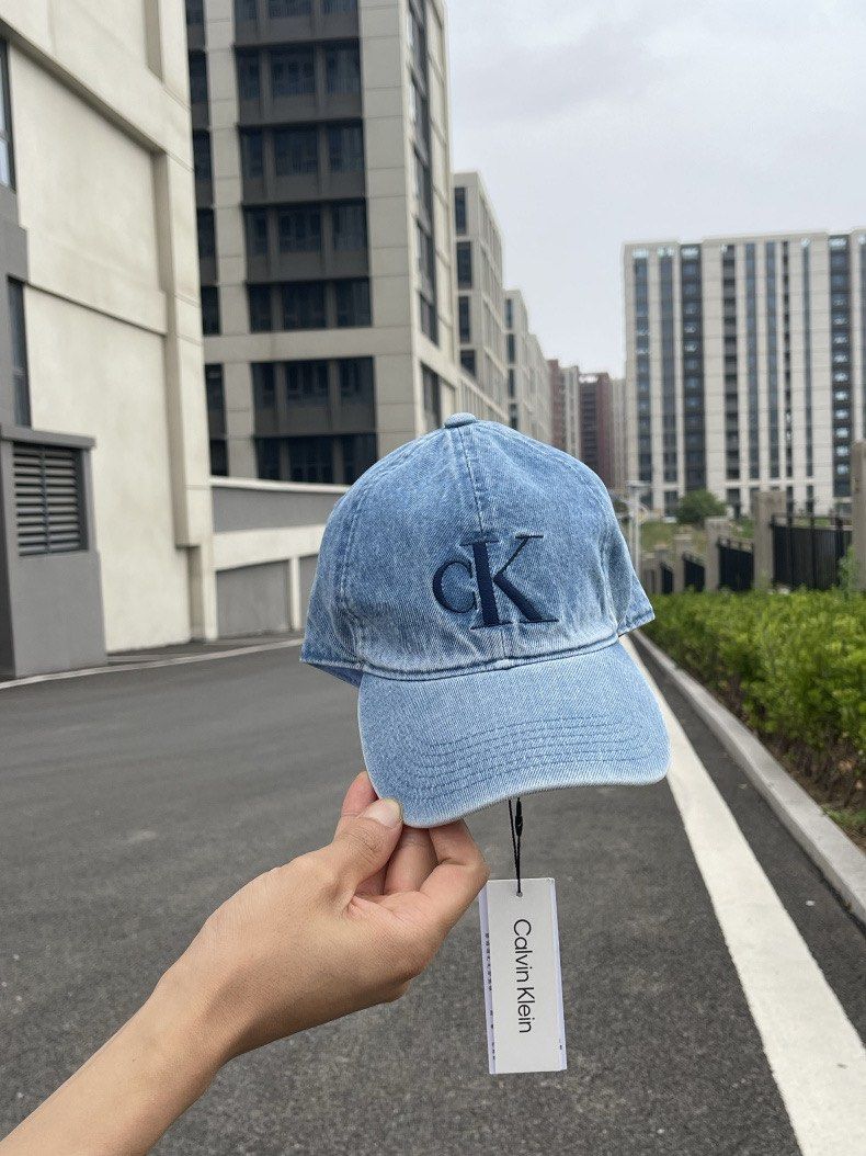 Cap （分類：棒球帽、帽）位於 Hong Kong。 由 97285701 提交（商品編號 1349207674，圖片 3）。簡介： Soft top baseball cap。