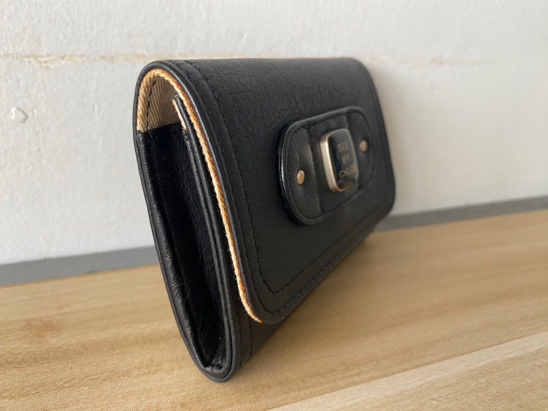 Chloe Purse (Category: Luxury Bags & Wallets) located in Cebu City. Submitted by thedeclutteringmom (Listing ID 1349260977, Image 2). Description: Guaranteed original In very good condition Ideal for small bags Compact and light .