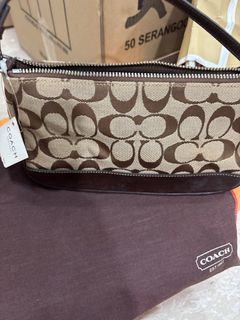 (Category: ) located in . Submitted by vvliew (Listing ID 1349237412, Image 1). Description: .
