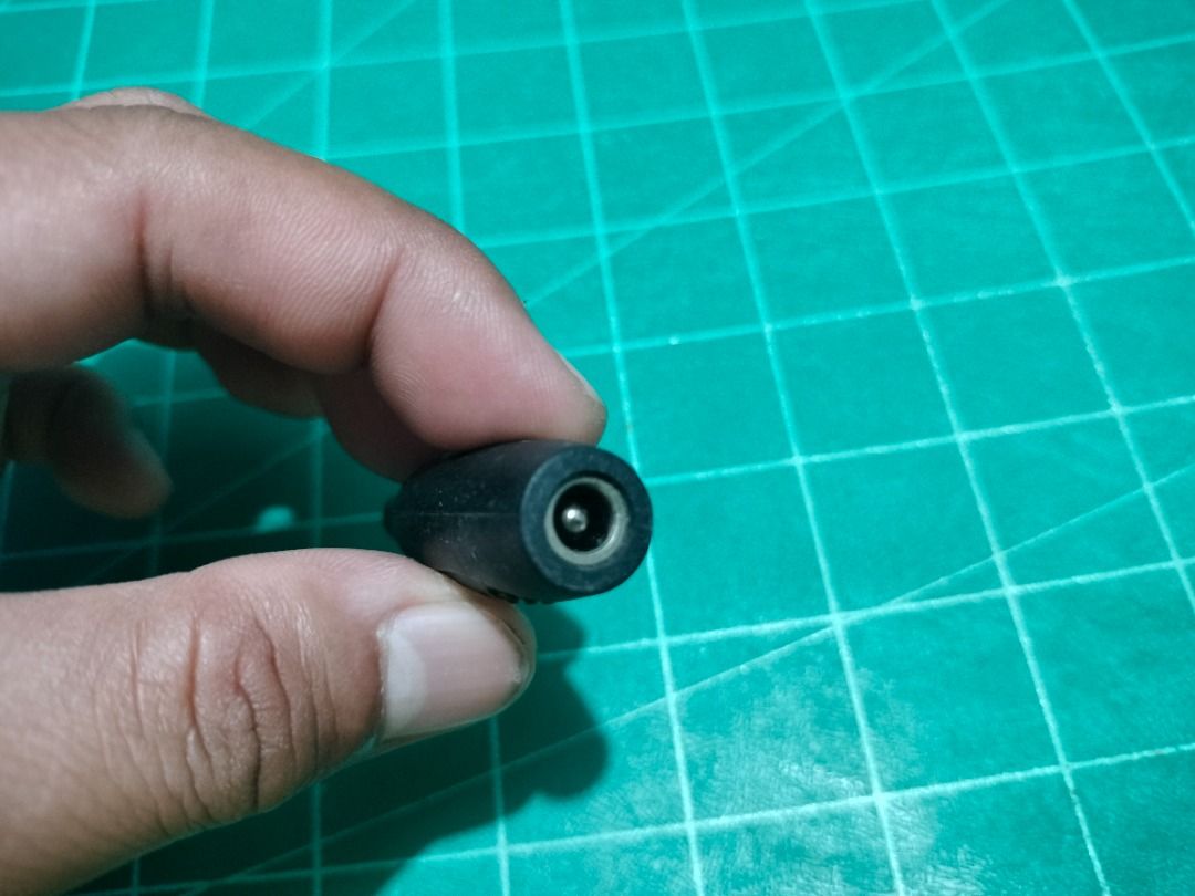 Dell Laptop Pin Charger Adapter (Category: Cables & Adaptors) located in Quezon City. Submitted by kyrex12 (Listing ID 1349208820, Image 2). Description: -accept for shipping via LALAMOVE COD(buyer's expense) -accept GCASH and MAYA payment -COMPATIBILITY IS BUYER'S RESPONSIBILITY.