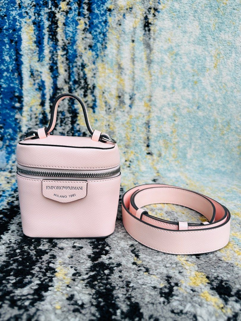 EMPORIO ARMANI VANITY BAG (Category: Luxury Bags & Wallets) located in Paranaque City. Submitted by changingclassic (Listing ID 1349207586, Image 2). Description: EMPORIO ARMANI BUCKET BAG -Original 💯 -Used once -Kindly check all the attached photos DM FOR INTERESTED .