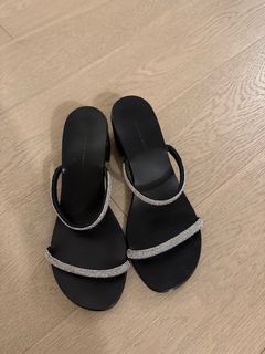 （分類：）位於 。 由 kushiemir 提交（商品編號 1349353591，圖片 1）。簡介： 。