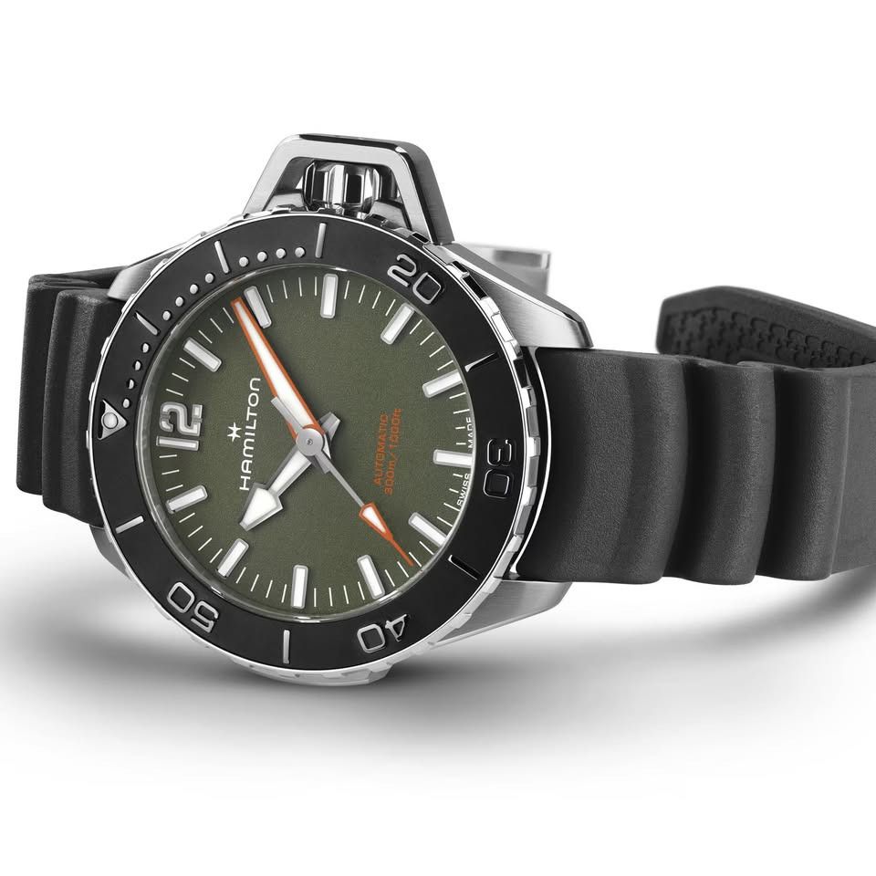 Hamilton Dive Watch Frogman 41 Khaki Navy (Category: Luxury Watches) located in Muntinlupa City. Submitted by elmakan (Listing ID 1349340639, Image 1). Description: The Khaki Navy Frogman Automatic stands out for its technical performance and distinctive look. Its 41mm stainless steel case features a screw-down crown protected by a robust bridge-shaped crown guard to ensure its 30 bar (300m) water-resistance, a nod to the original Frogman’s desig