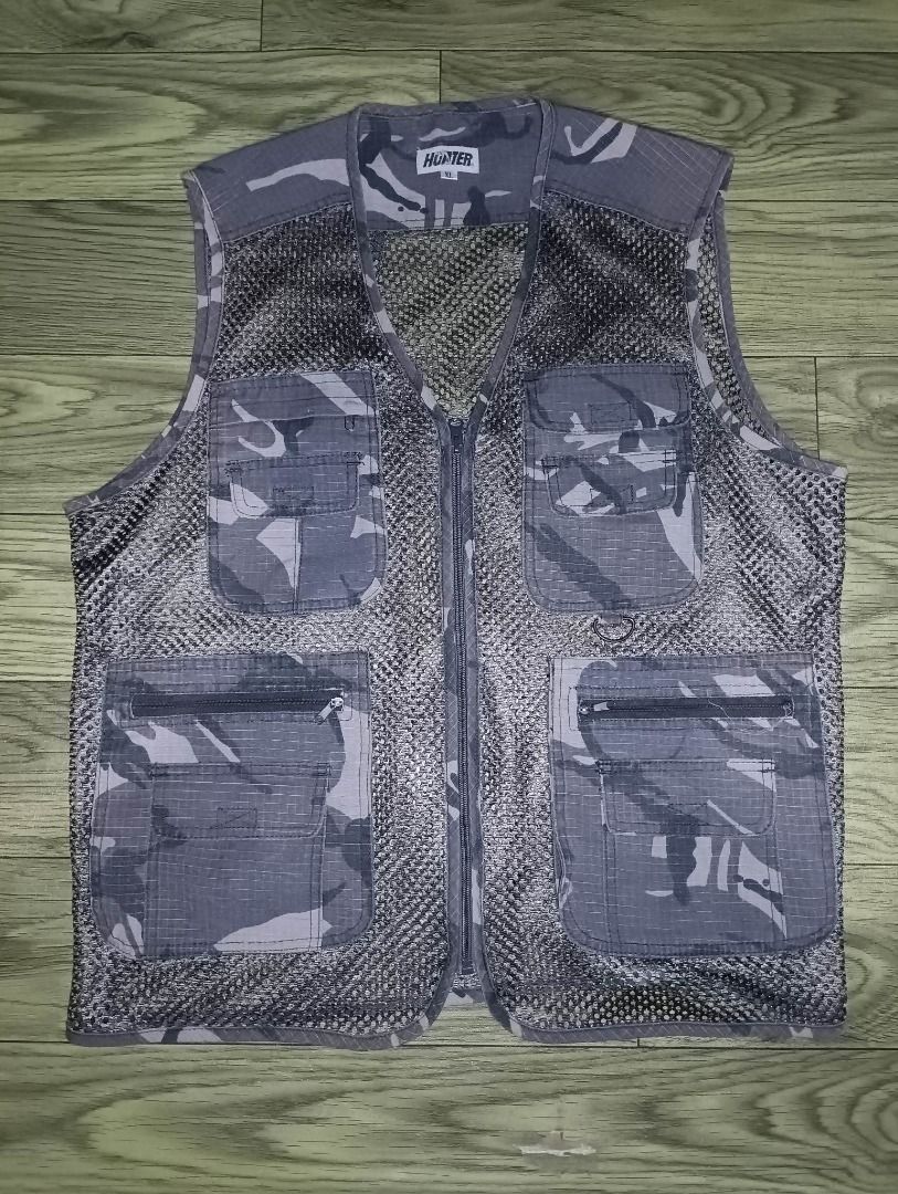 Hunter Vest Multipocket (camo) (Category: Vests) located in Catbalogan. Submitted by s.e.thriftfind (Listing ID 1349257802, Image 2). Description: size XL width 22.5 length 27 Good condition.