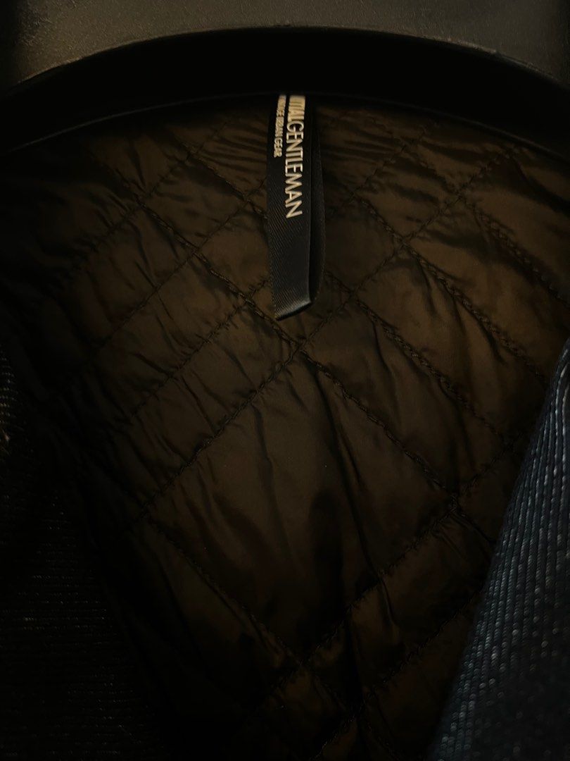 INITIAL 3M Jacket （分類：外套及戶外衣服）位於 Hong Kong。 由 ivh597 提交（商品編號 1349275736，圖片 3）。簡介： 。