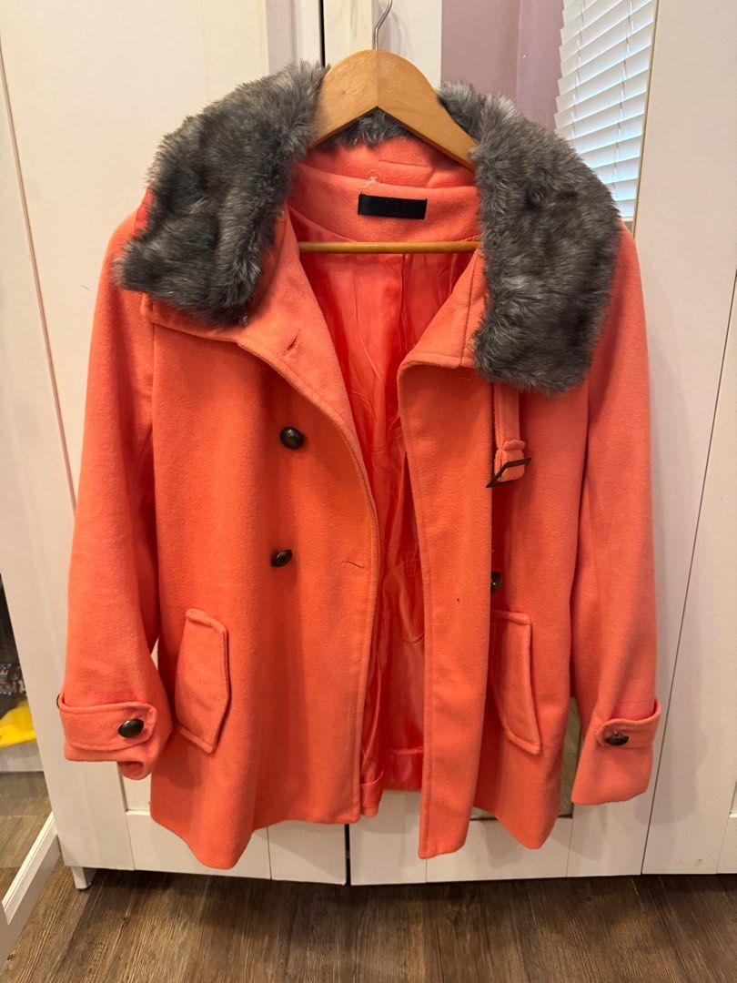 Korean coat with detachable fur (Category: Coats, Jackets and Outerwear) located in Makati City. Submitted by aceequeue (Listing ID 1349313021, Image 1). Description: Can fit XS-S Good for cold countries up to 10degrees celcius .