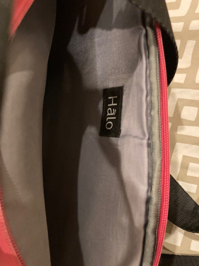 Laptop bag preloved (Category: Laptop Bags & Sleeves) located in Cainta. Submitted by sarisari_online2020 (Listing ID 1349206176, Image 2). Description: Original Halo .