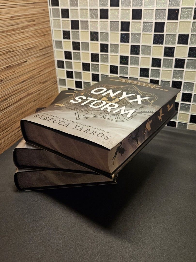 [LIMITED DELUXE EDITION] Onyx Storm by Rebecca Yarros (Empyrean #3) # ...