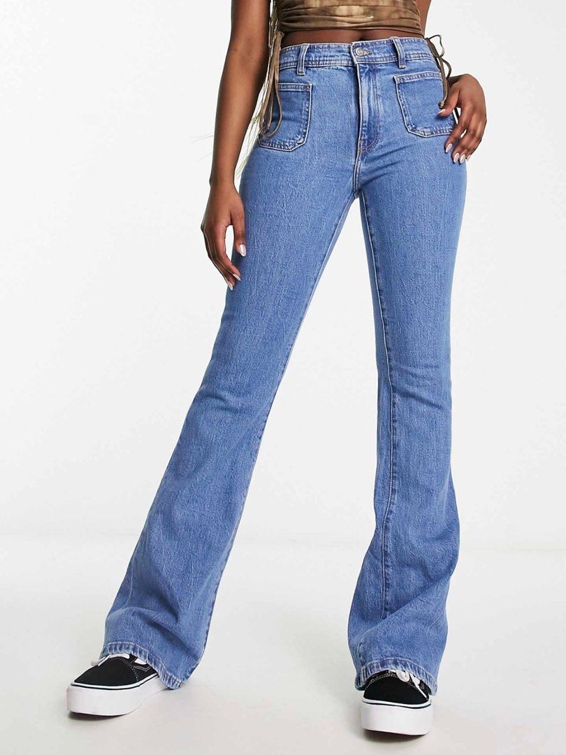 Mango Low Waist Flare Pants Jeans (Category: Jeans) located in Cavite. Submitted by _ysa_belle (Listing ID 1349213841, Image 1). Description: • Bought for ₱2,000 • Used plenty of times but has no/very minor flaws • EUR 42, USA 10 ( check last photo for size chart) RFS: Don’t use it anymore, big on me.