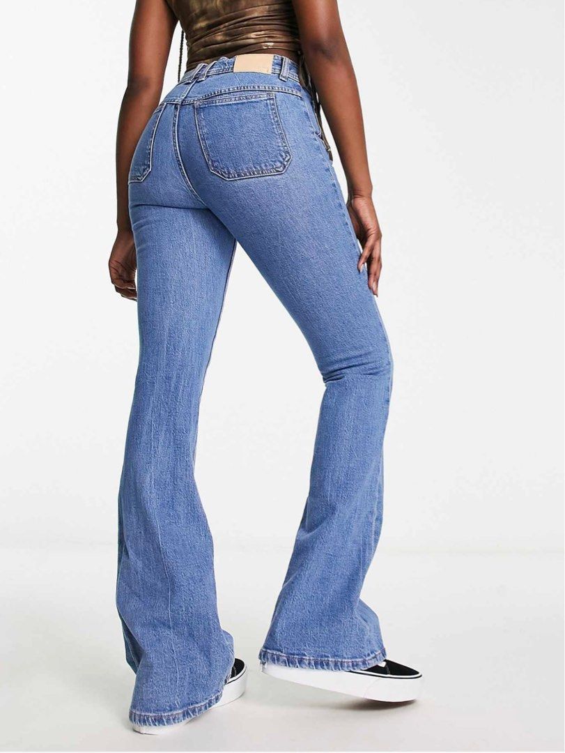 Mango Low Waist Flare Pants Jeans (Category: Jeans) located in Cavite. Submitted by _ysa_belle (Listing ID 1349213841, Image 2). Description: • Bought for ₱2,000 • Used plenty of times but has no/very minor flaws • EUR 42, USA 10 ( check last photo for size chart) RFS: Don’t use it anymore, big on me.