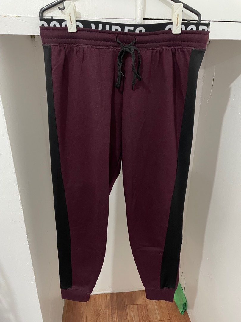 Maroon jogging pants (Category: Joggers) located in Pasay City. Submitted by thriftmart (Listing ID 1349275252, Image 1). Description: .