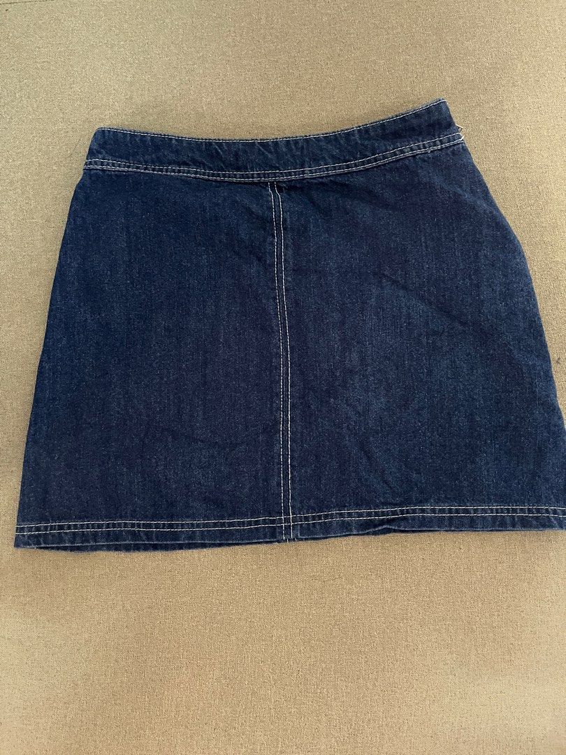 Midwaist mini Skirt (Category: Skirts) located in San Carlos. Submitted by recherish (Listing ID 1349254369, Image 2). Description: waistline: 26-27 No return no exchange. All sales are final. Payment via GCash. No COD, payment prior to delivery. Shipping Fees c/o Buyer. Delivery via J&T .