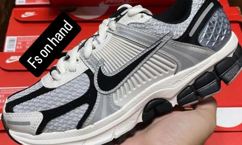 Nike Vomero 5 Photon Dust Black (On Hand) (Category: Sneakers) located in Imus. Submitted by bingno (Listing ID 1349209702, Image 1). Description: Nike Vomero 5 Photon Dust Black -100% Authentic (Not OEM) -Can do SDD -PAYO -DM for more info. and sizes.
