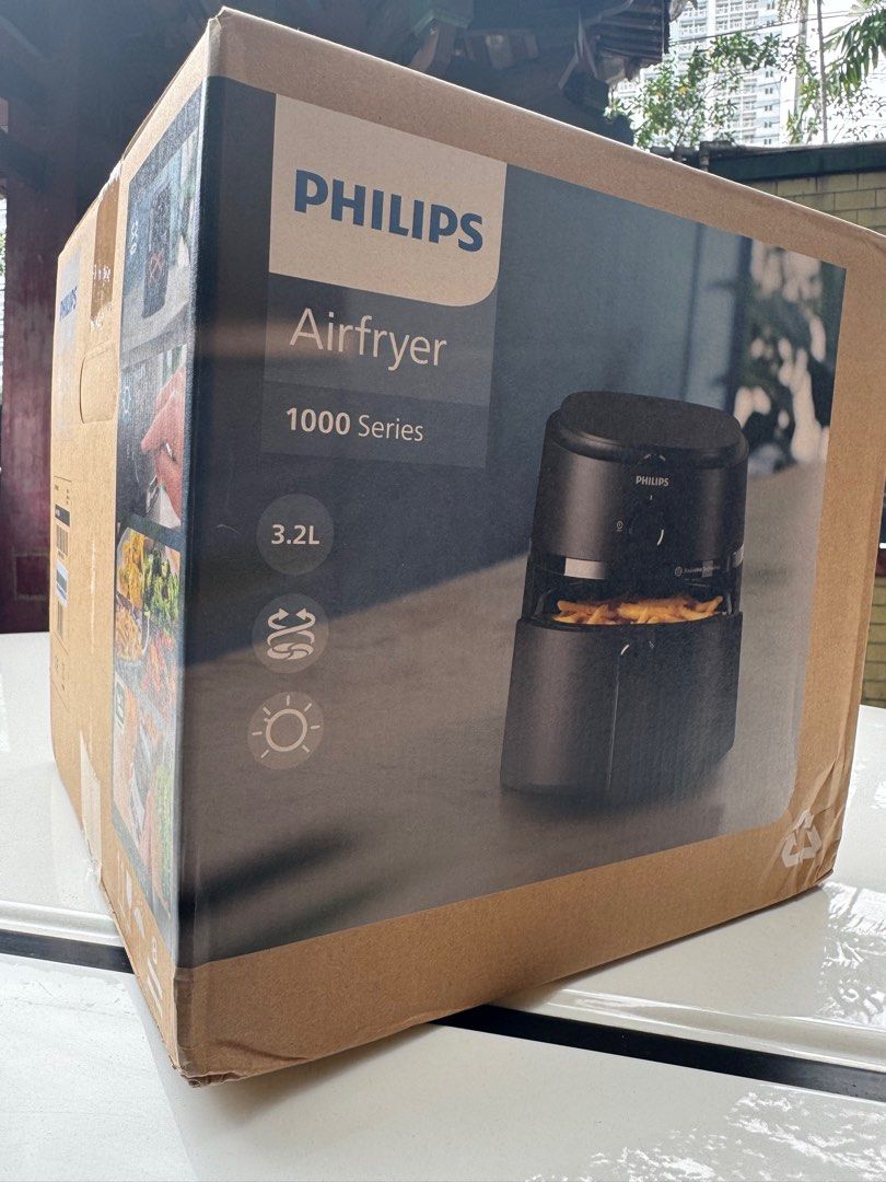 Philips Air Fryer (Category: Ovens & Toasters) located in Makati City. Submitted by edwin34 (Listing ID 1349216615, Image 1). Description: Brand new sealed and in box. Rfs: have one already.