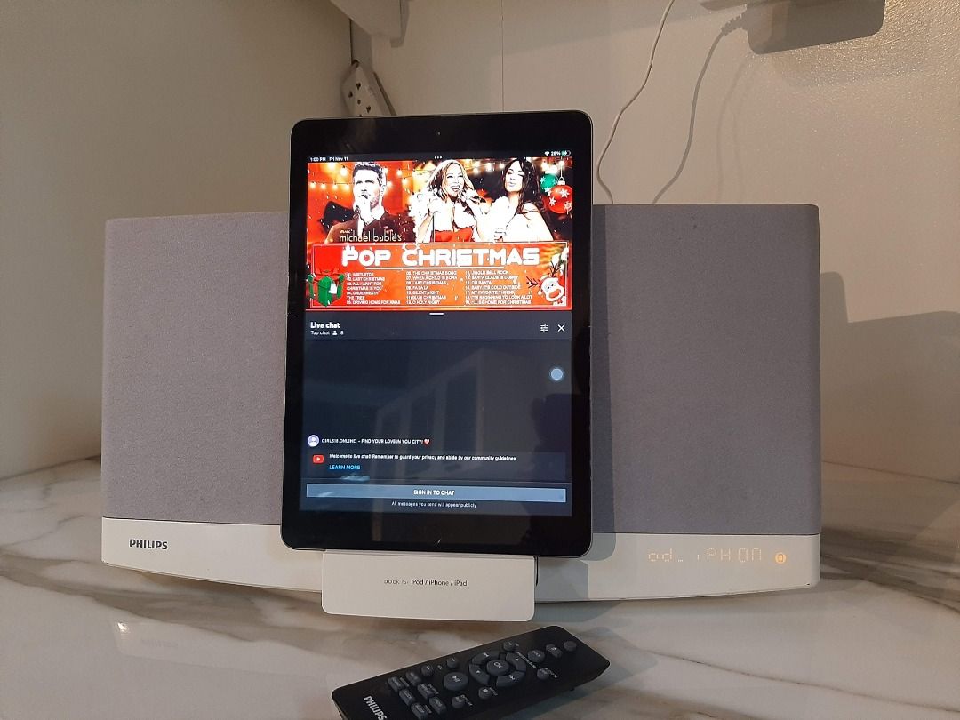 Philips Dual Docking Speaker (Category: Soundbars, Speakers & Amplifiers) located in Quezon City. Submitted by glempol-1 (Listing ID 1349261387, Image 3). Description: No issue IPAD not included elegant design maganda ang tunog, plug and play Apple certified product.
