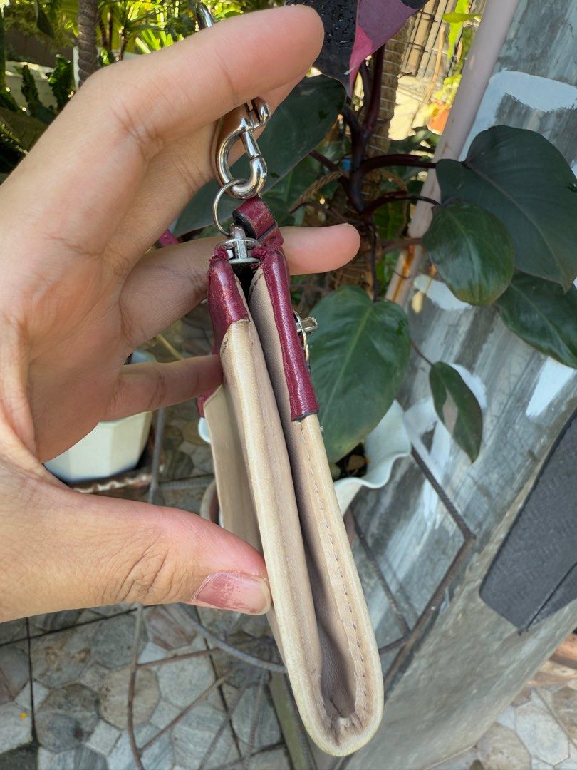 Pouch Coach Leather (Category: Luxury Bags & Wallets) located in Tabuk. Submitted by prelovedjapan28 (Listing ID 1349361244, Image 3). Description: Leather Material Can fit Iphone Promax .