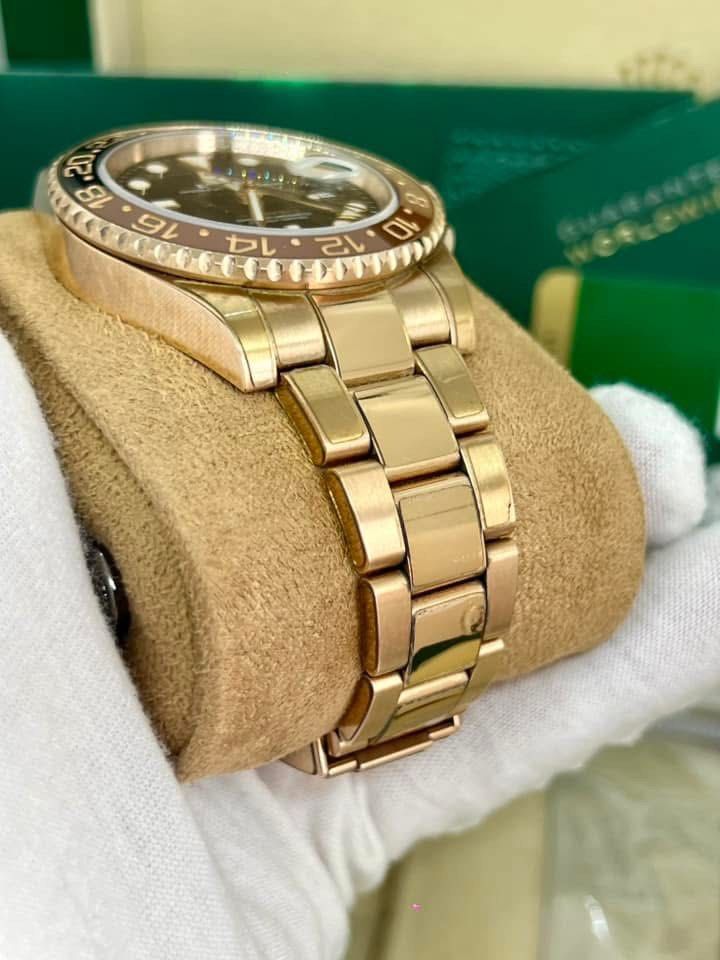 Rolex solid gold (Category: Luxury Watches) located in Cabanatuan. Submitted by albertgonzales27 (Listing ID 1349221554, Image 3). Description: GMT Master II Full Everosegold Rootbeer Reference 126715CHNR 2019 year model, Foreign AD 40mm case size Cerachrom bezel 18ct full Rosegold 9/10 mint condition w/ PPF Full set Trades accepted up or down P2,1m only.