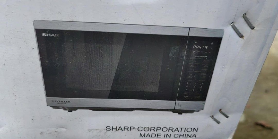 Sharp 34L Inverter Microwave – Stainless Steel (Category: Ovens & Toasters) located in Taytay. Submitted by mikz_1303 (Listing ID 1349216355, Image 2). Description: Sharp 34L Inverter Microwave Stainless Steel Model : R395EST Almost New 34L.