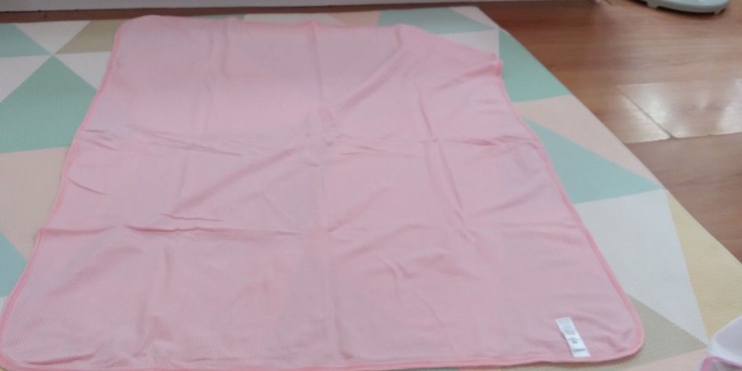 Take all preloved towels (Category: Bedding & Towels) located in Quezon City. Submitted by kerenbree256412 (Listing ID 1349289491, Image 2). Description: Brands: Pottery barn kids Koala and Baby Used po yung towels so expected na may sign of usage po pero hindi lahat well - used. Salamat po❤.